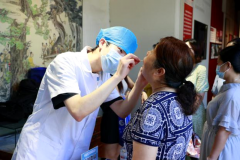 可通过食用益生菌的